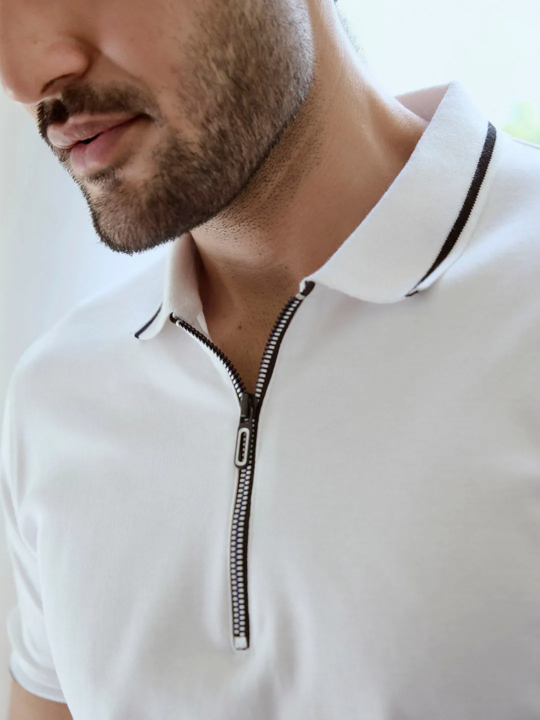 Black Tipping Polo Collar Pure Cotton White T-shirt- Diverge