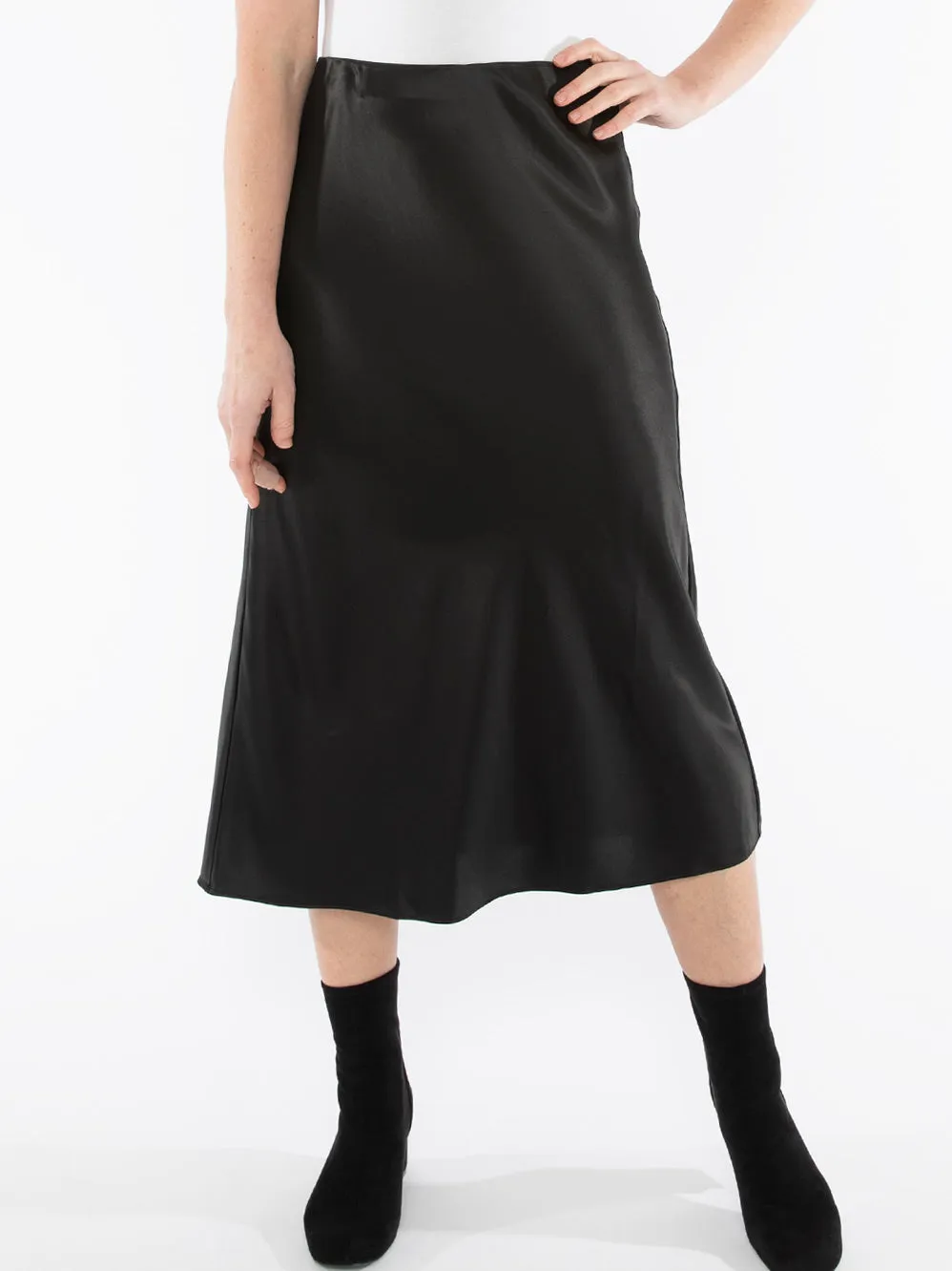 JUMP BIAS SATIN SKIRT